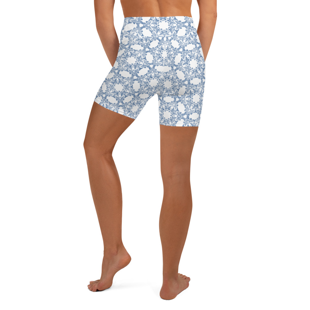 Yoga Sport Short design Grace in Lace : wit klassiek blauw -white classic blue : achterkant - back 2