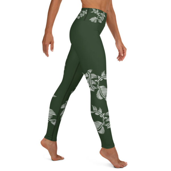 Duurzame en unieke Yoga kleding dames: Yoga Sportlegging met design Lines 4 Peace  in donkergroen en wit.